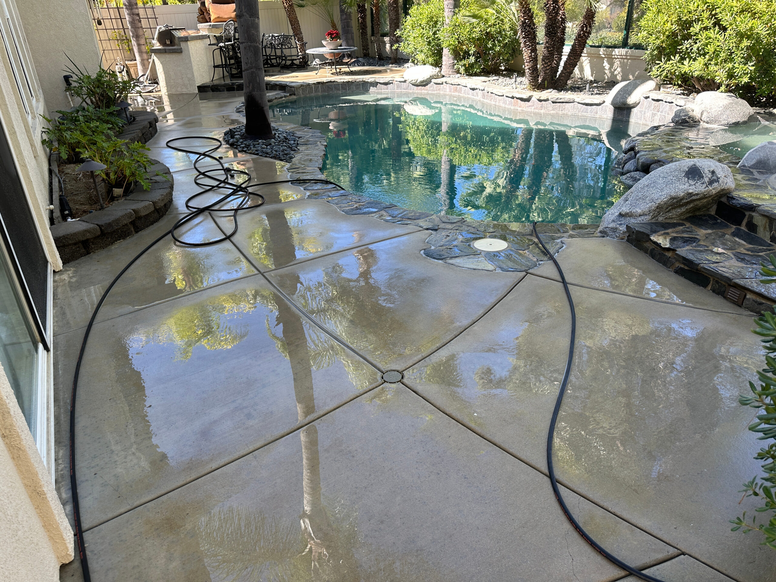 washed pool area by mtk softwash